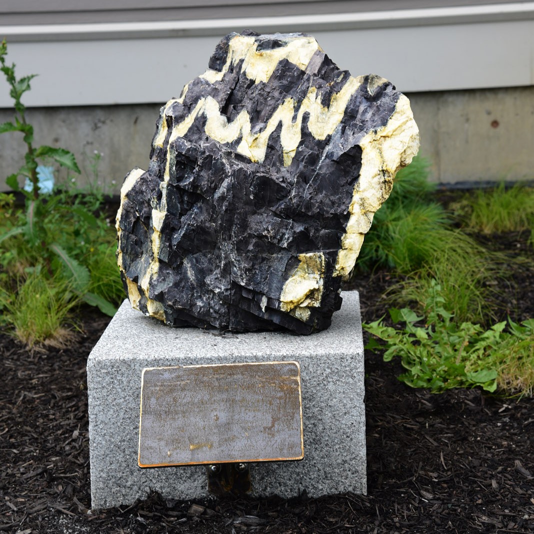 folded marble rock garden mmgm